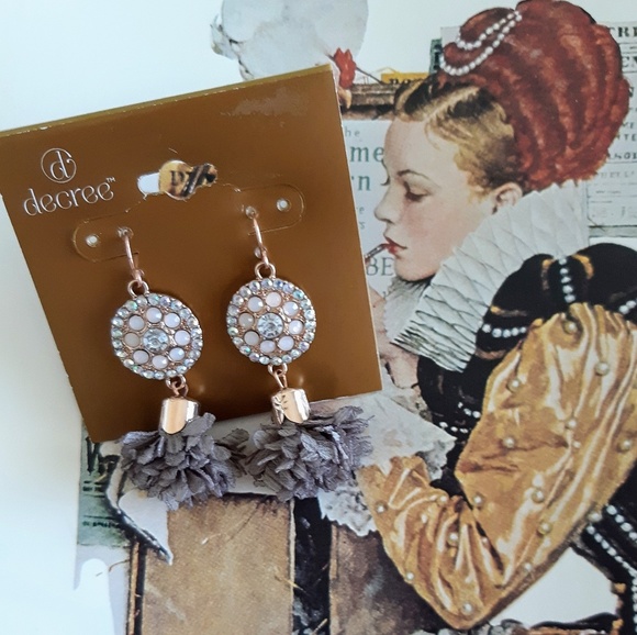 Decree Jewelry - *FREE!* NWT Decree Stone & Crystal Tassle Earrings